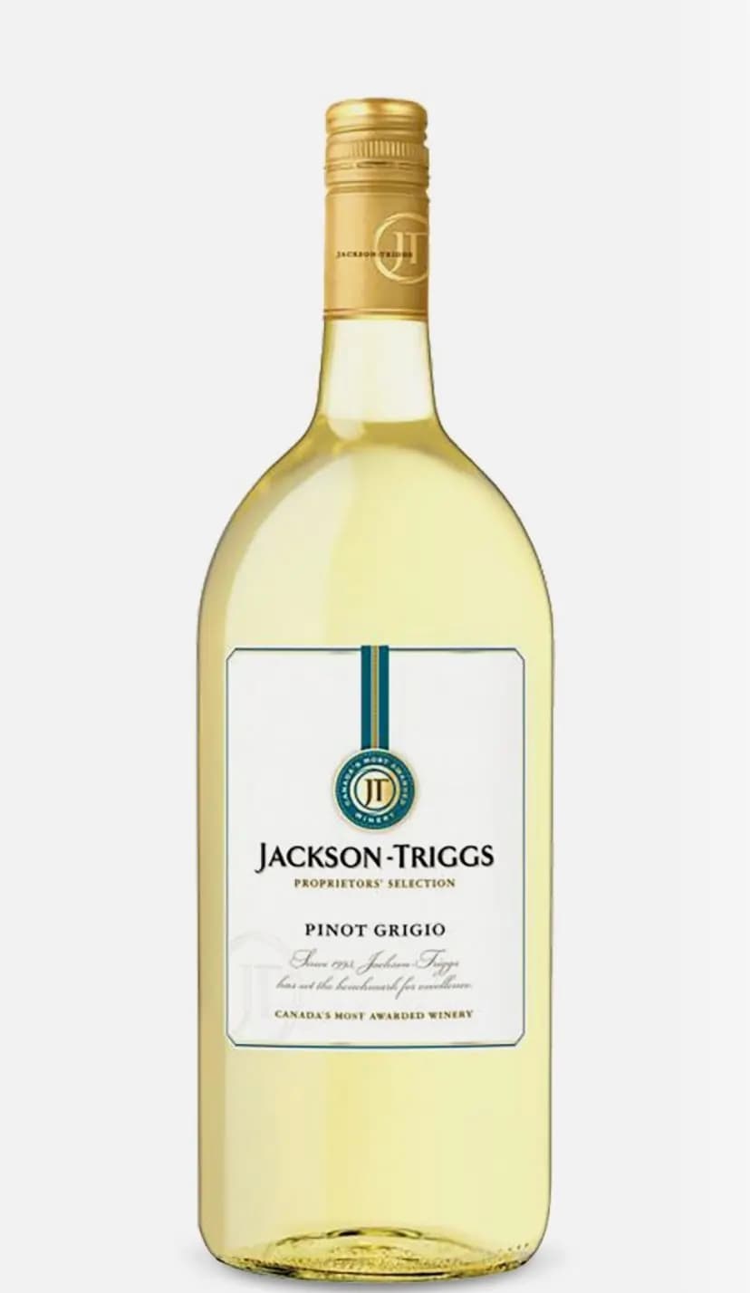 Jackson-Triggs Pinot Grigio bottle